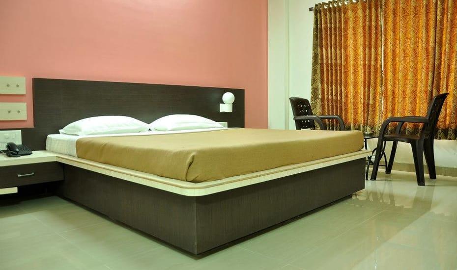 Sandesh Resort Wai Exterior foto